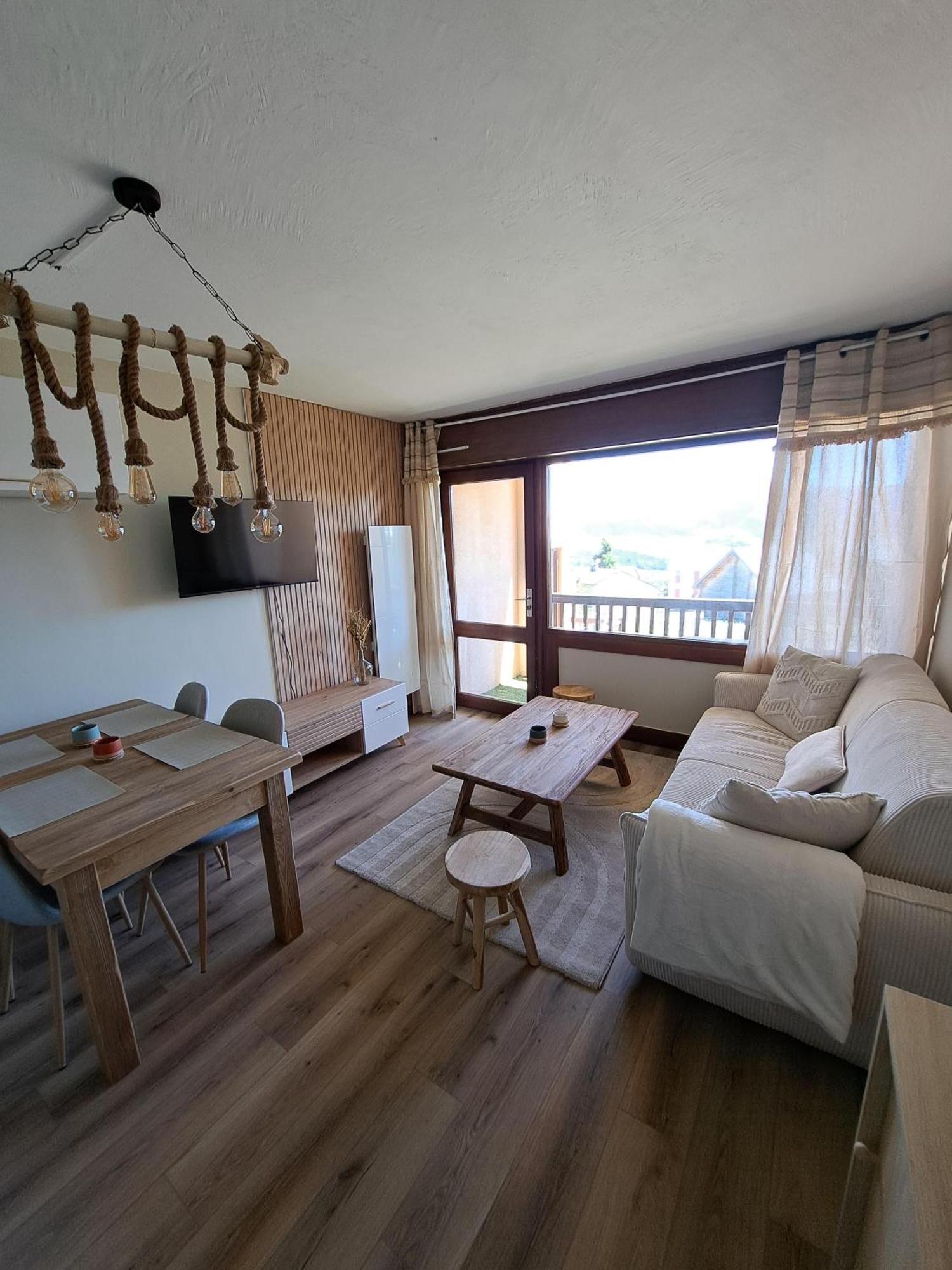 Studio Cabine 4 Couchages, Vue Face Aux Montagnes 丰罗穆 外观 照片